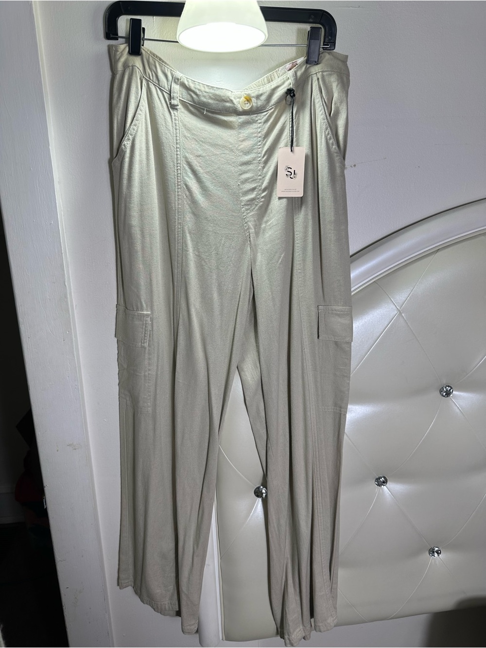 Sincerly Jules Wide Leg Seamed Cargo Pants Size Large Color Beige